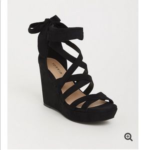 Black Strappy Platform Wedge